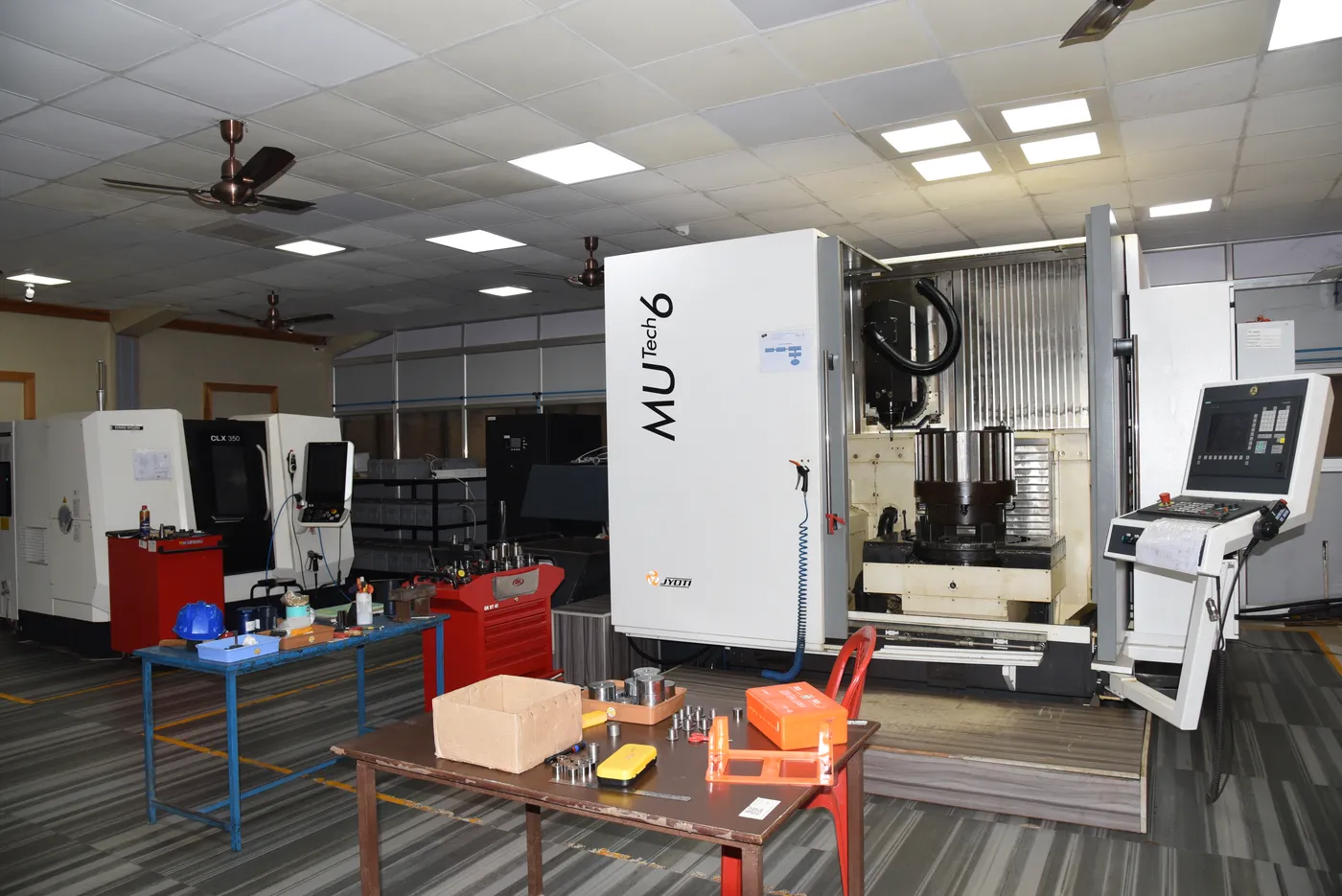 Five-axis CNC machining centre